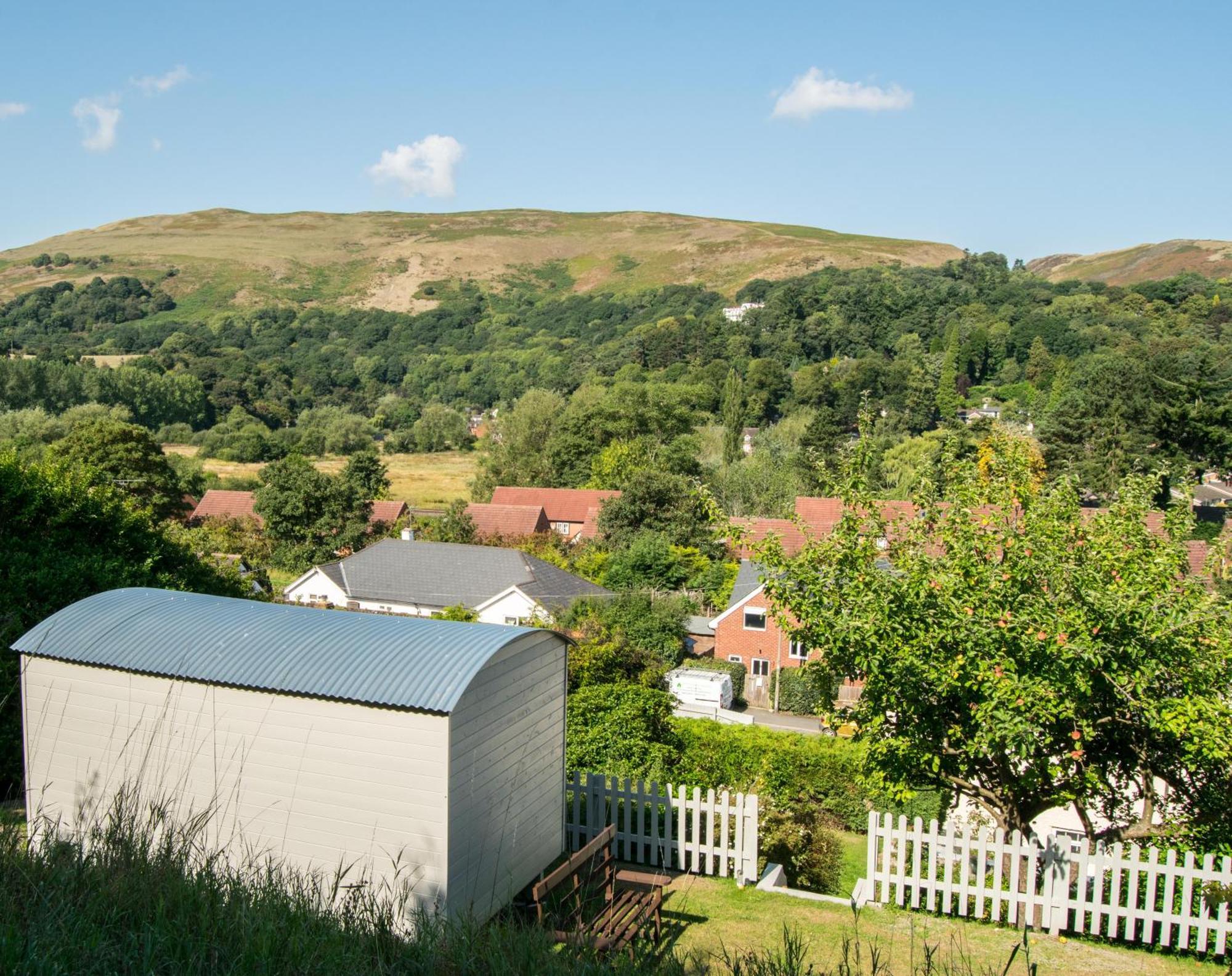 Hilltop Hut Church Stretton Exteriör bild