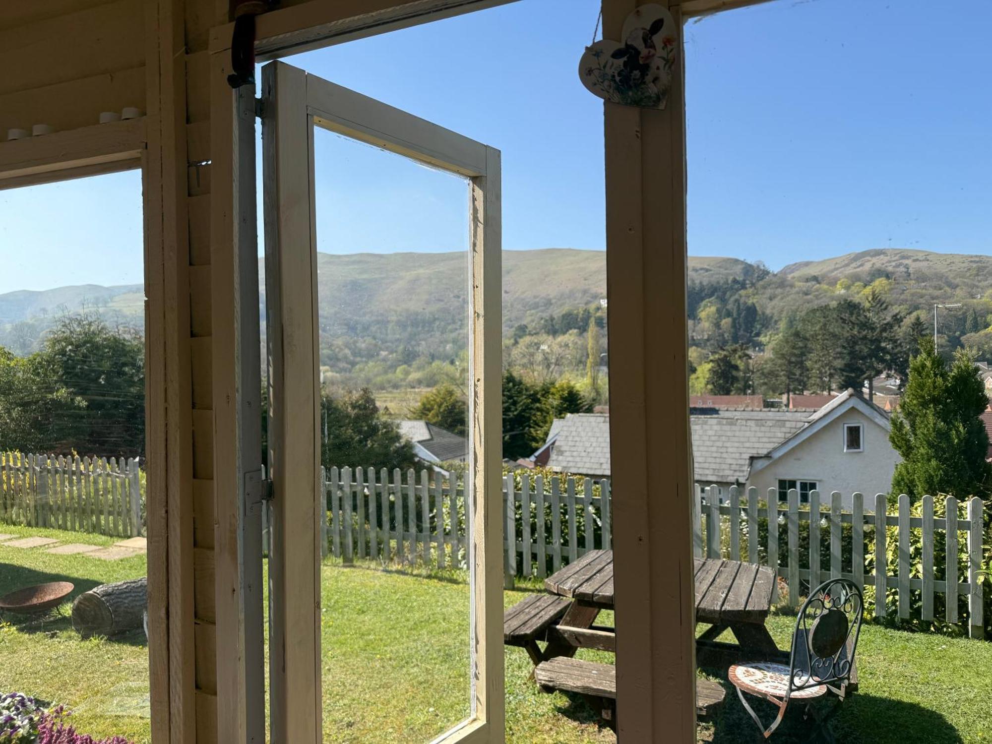 Hilltop Hut Church Stretton Exteriör bild